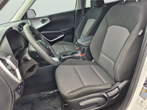 Used 2022 Kia Soul LX w/ Technology Package FWD image 19