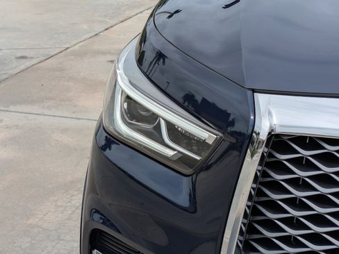 Used 2022 INFINITI QX80 Sensory w/ Cargo Package AWD/4WD image 7