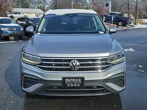 Certified 2022 Volkswagen Tiguan SE image 23