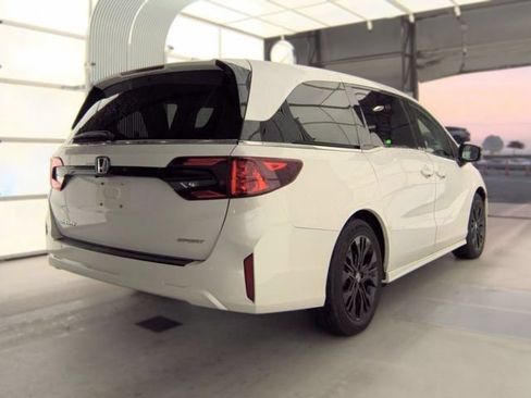Used 2025 Honda Odyssey Sport-L image 4