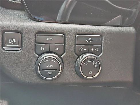 Certified 2023 Chevrolet Silverado 1500 LT AWD/4WD image 17
