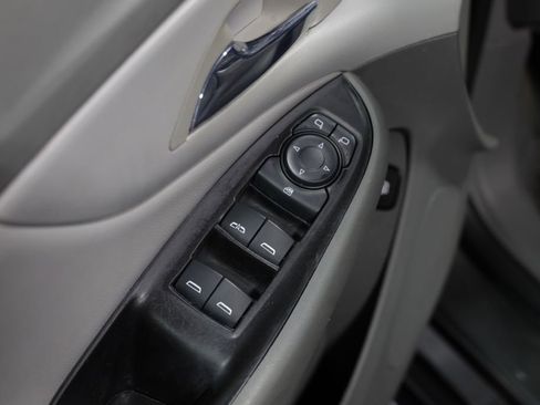 Used 2017 Chevrolet Volt LT w/ Comfort Package FWD image 11
