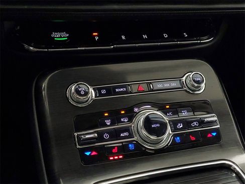 Used 2021 Lincoln Nautilus Reserve w/ Monochromatic Package image 23