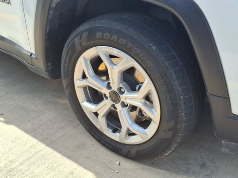 Used 2025 Jeep Compass Sport AWD/4WD image 4