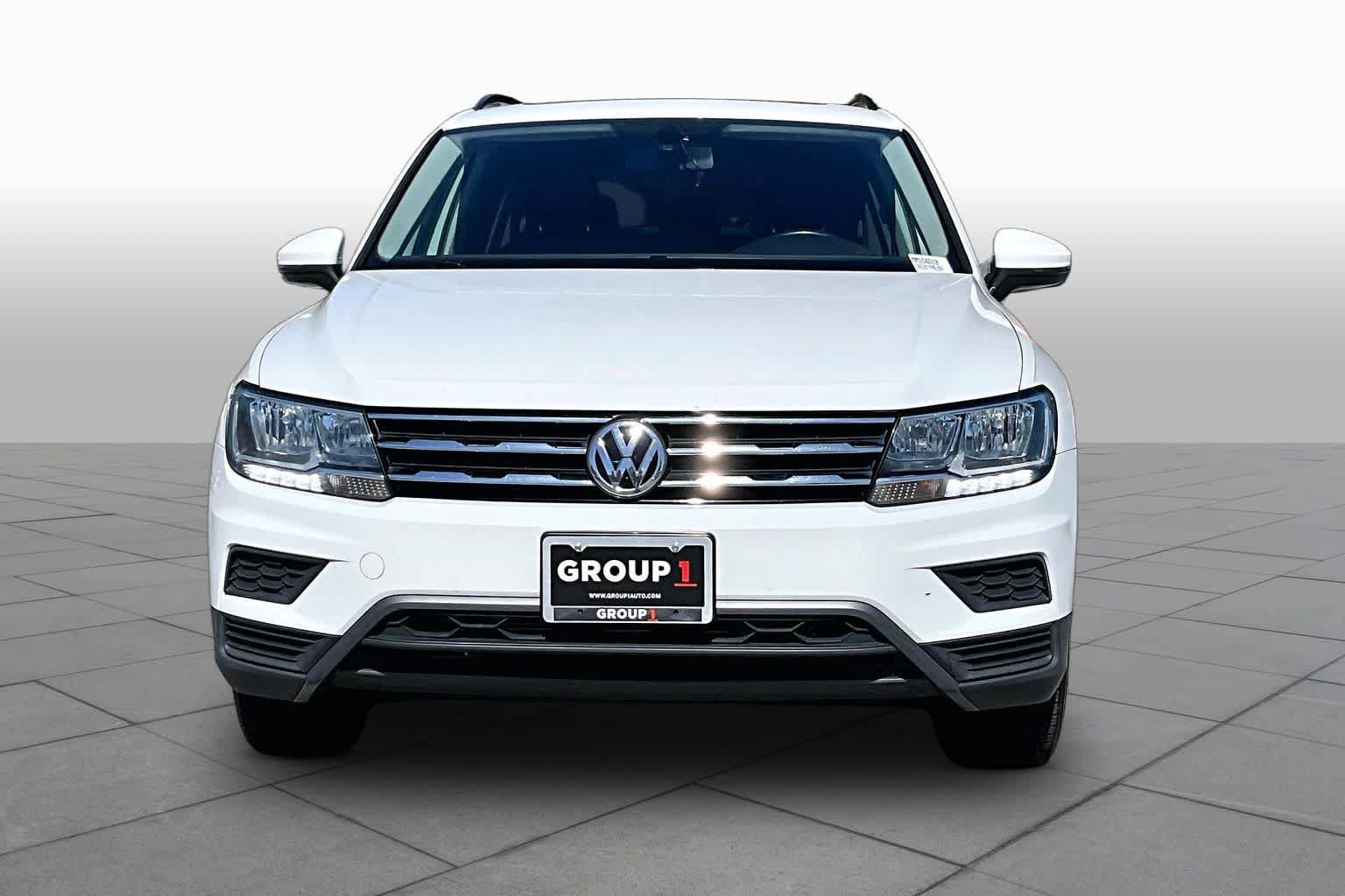 Used 2021 Volkswagen Tiguan SE w/ Panoramic Sunroof Package FWD image 4