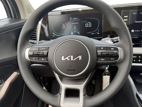 New 2025 Kia Sportage LX image 12