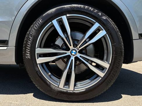 Used 2025 BMW X7 xDrive40i w/ M Sport Package AWD/4WD image 49