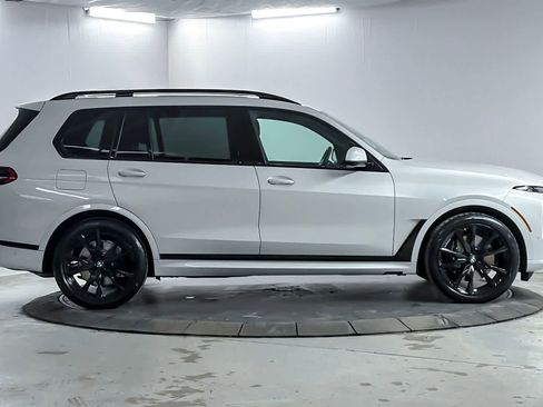 Used 2026 BMW X7 xDrive40i w/ M Sport Package image 8