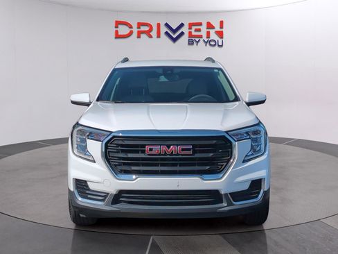 Used 2022 GMC Terrain SLE w/ Driver Convenience Package FWD image 8