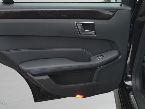 Used 2016 Mercedes-Benz E 250 Sedan image 7