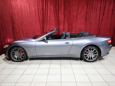 Used 2017 Maserati GranTurismo Convertible RWD image 5