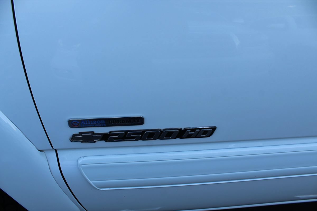 Used 2007 Chevrolet Silverado 2500 LT w/ Heavy-Duty Power Package AWD/4WD image 12