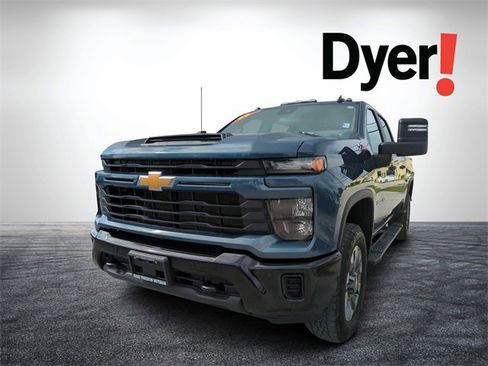 Used 2025 Chevrolet Silverado 2500 Custom w/ Custom Value Package image 8