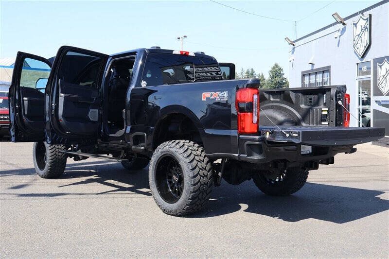 Used 2024 Ford F350 Platinum AWD/4WD image 35