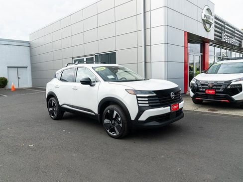 New 2026 Nissan Kicks SR w/ Cold Weather Package image 26