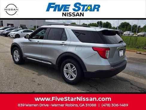 Used 2023 Ford Explorer XLT RWD image 9
