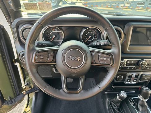 Used 2022 Jeep Wrangler Sport AWD/4WD image 15