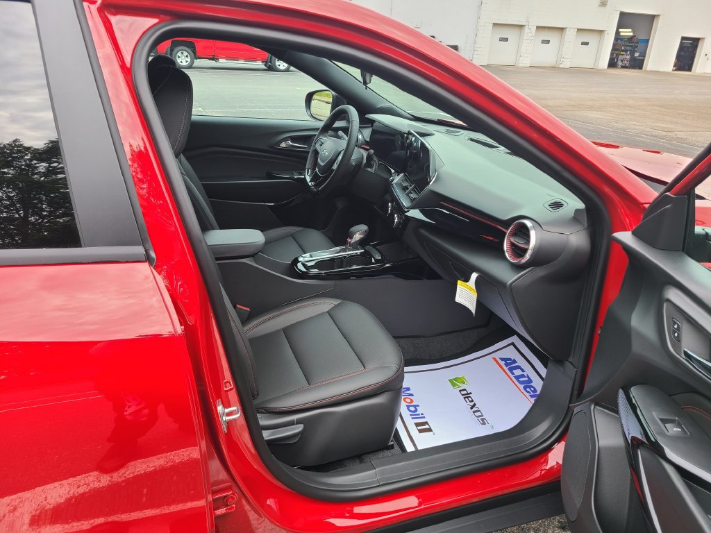 New 2026 Chevrolet Trax RS w/ Driver Confidence Package FWD image 10