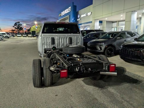 New 2026 GMC Sierra 3500 SLE image 4