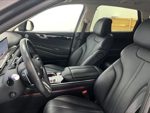 Used 2025 Genesis GV80 2.5T Standard AWD/4WD image 32