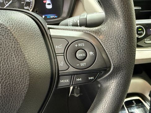 Used 2022 Toyota Corolla LE w/ Carpet Mat Package (TMS) image 27