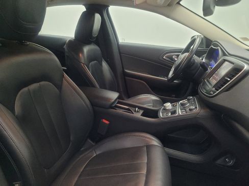 Used 2017 Chrysler 200 Limited Platinum w/ Comfort & Convenience Group FWD image 21