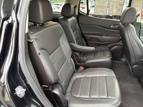 Used 2022 GMC Acadia Denali w/ Denali Ultimate Package AWD/4WD image 15