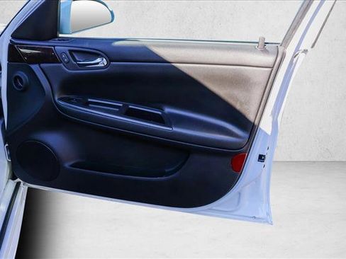 Used 2016 Chevrolet Impala LT image 28