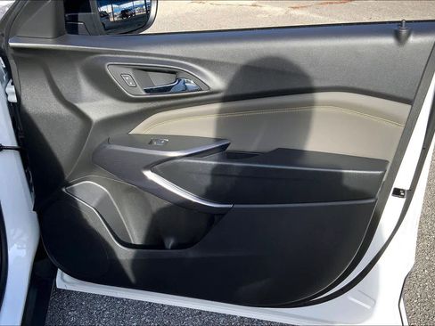 Used 2025 Chevrolet Trax ACTIV w/ Driver Confidence Package image 21