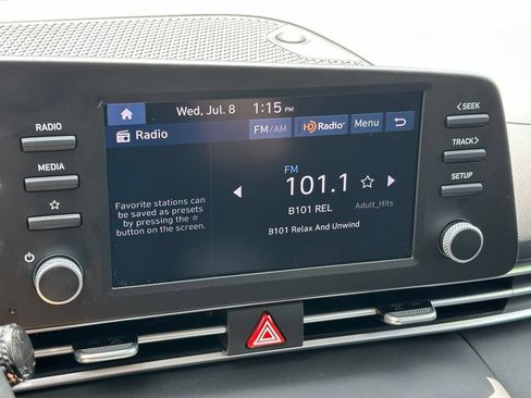 Used 2024 Hyundai Elantra SE FWD image 19