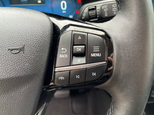 Certified 2025 Ford Escape Platinum AWD/4WD image 35