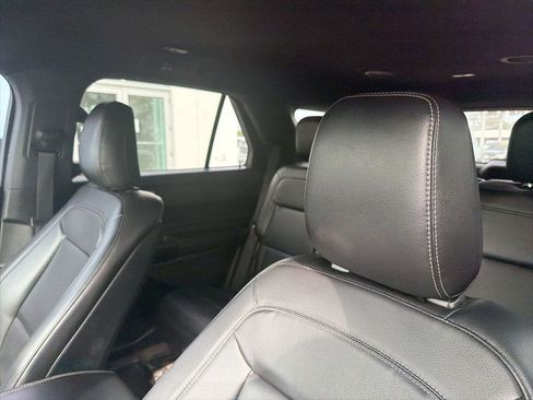 Used 2020 Ford Explorer XLT w/ Equipment Group 202A image 10