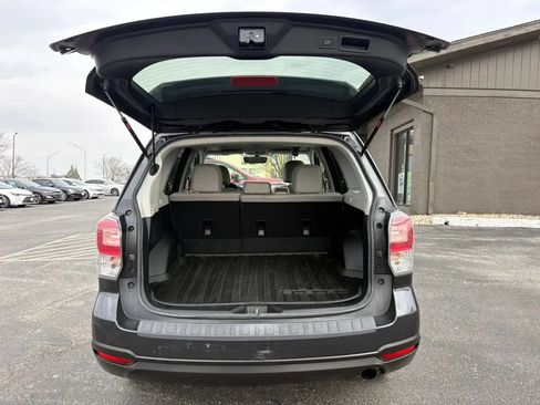 Used 2017 Subaru Forester 2.5i Limited AWD/4WD image 10