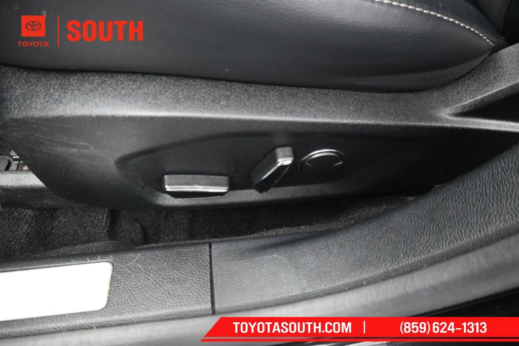 Used 2020 Ford Fusion Energi Titanium FWD image 25