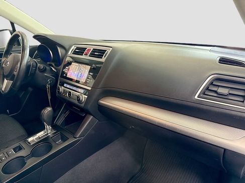 Used 2017 Subaru Outback 2.5i Premium AWD/4WD image 28