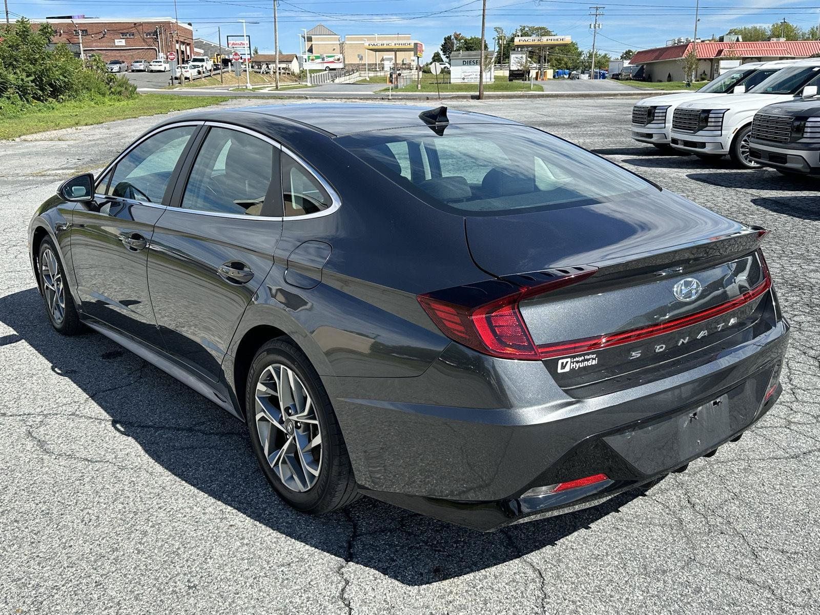 Certified 2023 Hyundai Sonata SEL w/ Preferred Accessory Package FWD image 6