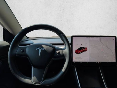 Used 2018 Tesla Model 3 Mid Range RWD image 17