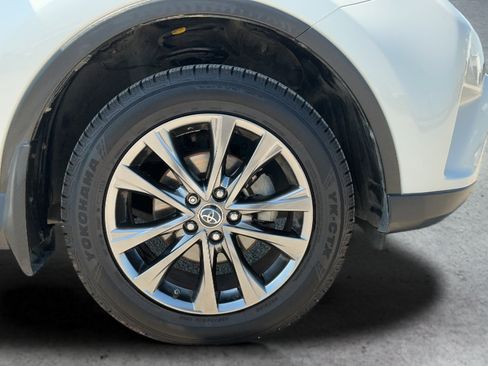 Used 2018 Toyota RAV4 Limited FWD image 21