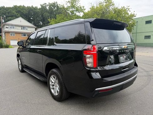 Used 2021 Chevrolet Suburban LT AWD/4WD image 3
