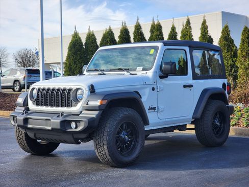 Used 2025 Jeep Wrangler Sport image 6