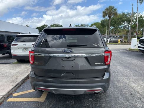 Used 2016 Ford Explorer XLT w/ Equipment Group 202A image 8