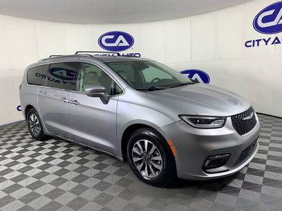 Used 2021 Chrysler Pacifica Touring-L