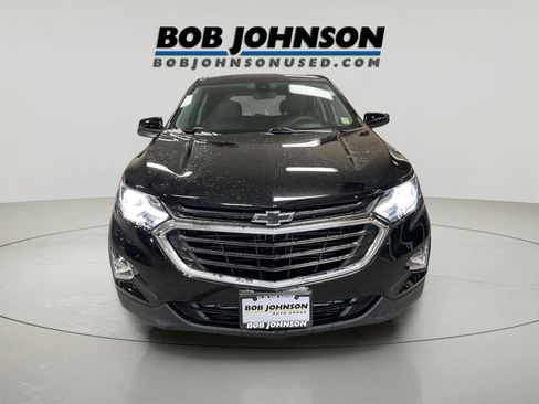 Used 2021 Chevrolet Equinox LT image 2