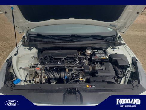 Used 2022 Hyundai Elantra SE FWD image 21