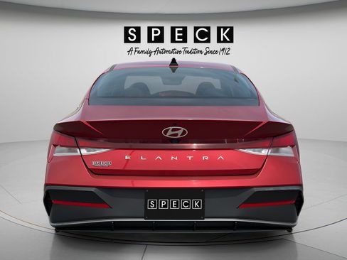 Used 2025 Hyundai Elantra SEL FWD image 4