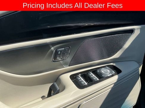 Used 2024 Lincoln Nautilus Premier AWD/4WD image 10