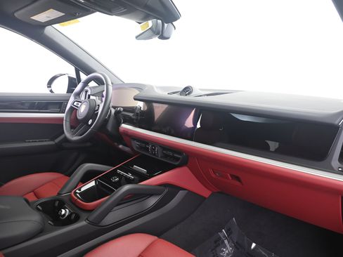 Certified 2026 Porsche Cayenne S AWD/4WD image 22