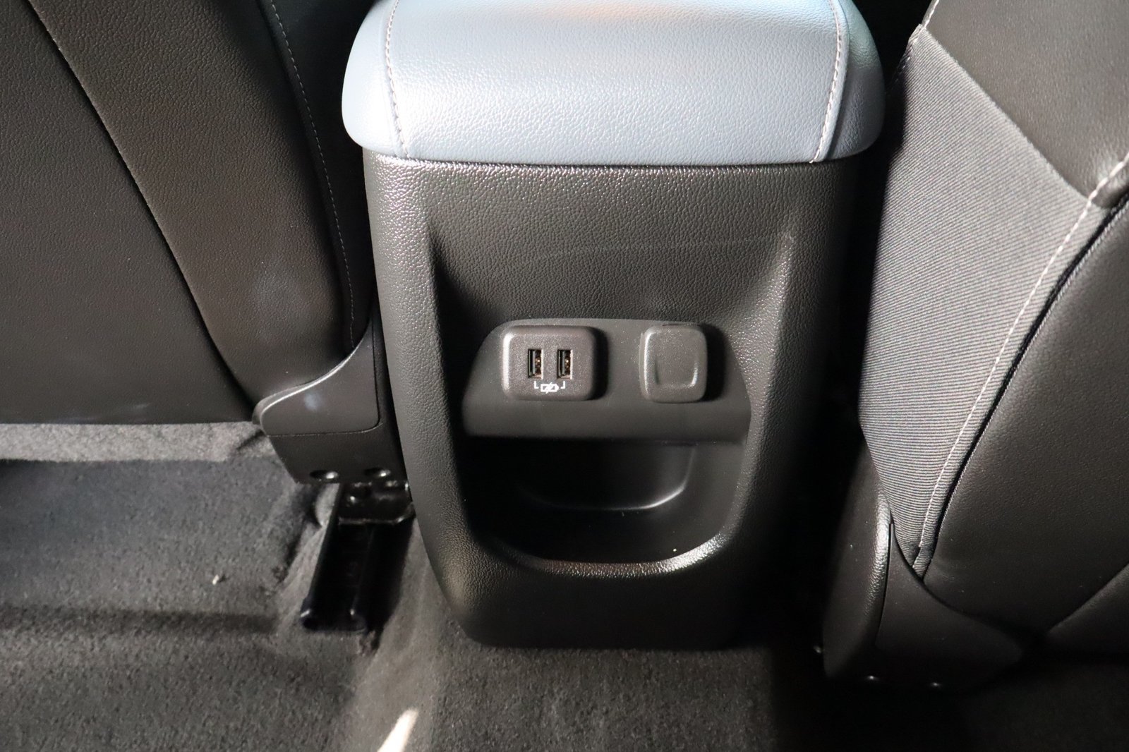 Used 2022 Chevrolet Colorado Z71 w/ Trail Boss Package AWD/4WD image 36