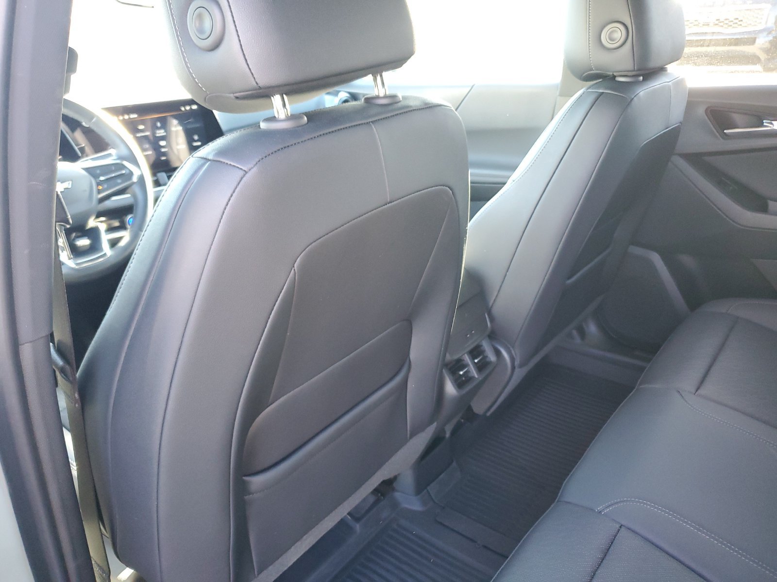 Used 2025 Chevrolet Equinox LT w/ Convenience Package II FWD image 13