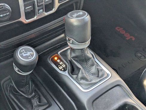 Used 2021 Jeep Wrangler Unlimited Sahara image 12